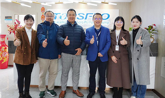 TOPSFLOはどのようにして8年間にわたり日本の顧客との長期的かつ安定したパートナーシップを維持してきたのでしょうか?